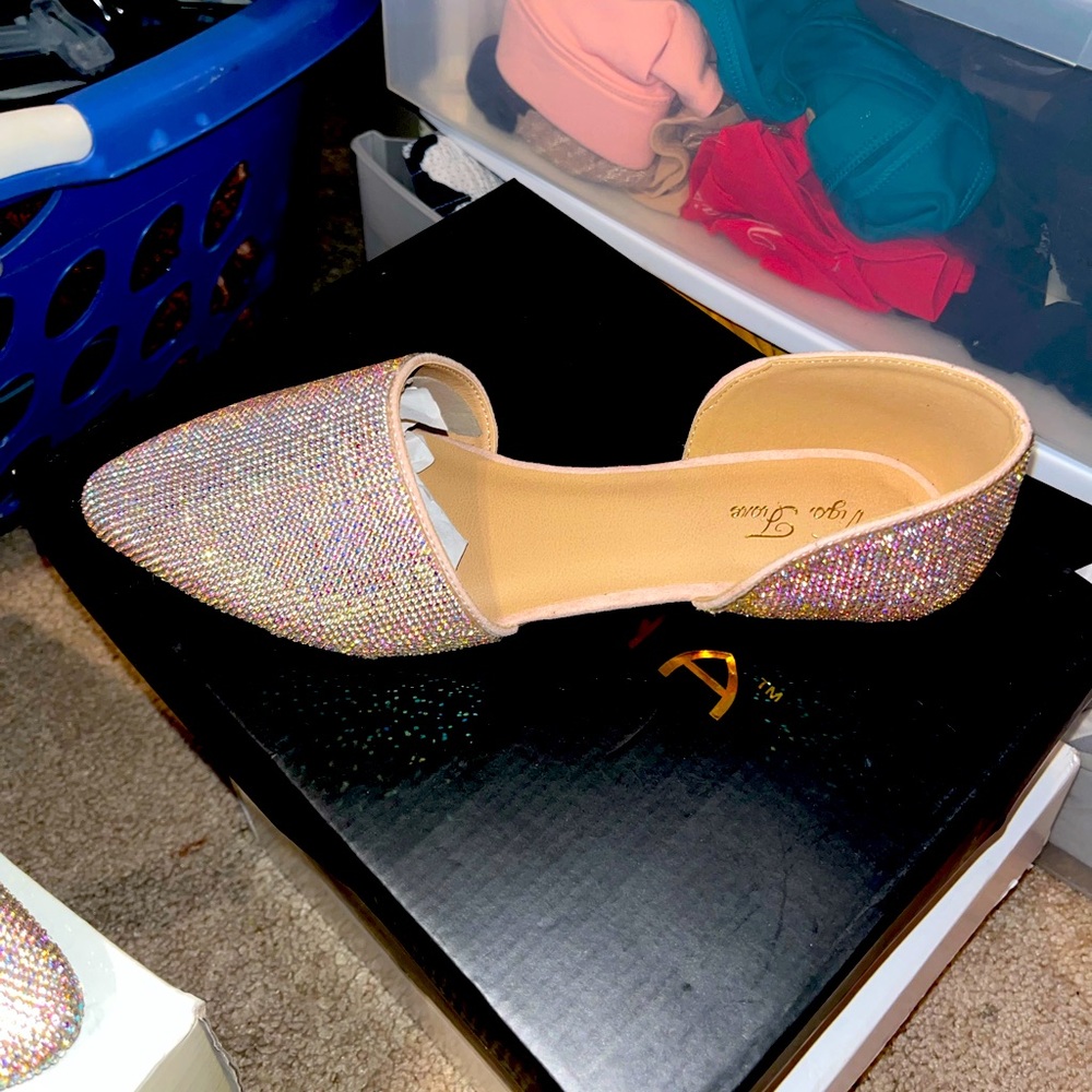 Viga Fiorie - Style Name: Pompey-3 Color: Nude Size 8 Brand New In Box!